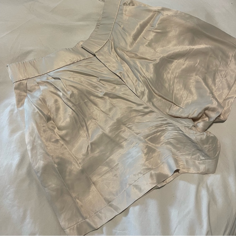 Zara satin off-white shorts! Size L!